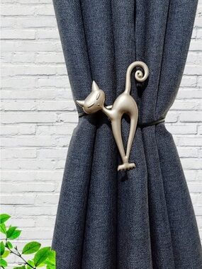 2 European Style Brushed Silver Metal Magnetic Cat-Shaped Curtain Tiebacks
